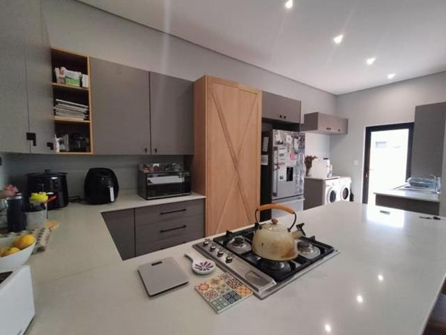 Townhouse for rent in Dr Kenneth Kaunda, North West
