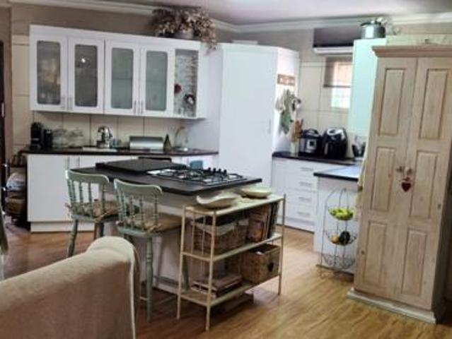 Townhouse for sale in Dr Kenneth Kaunda, North West