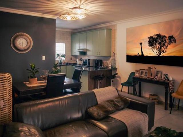 Townhouse for rent in Waterkloof, Gauteng