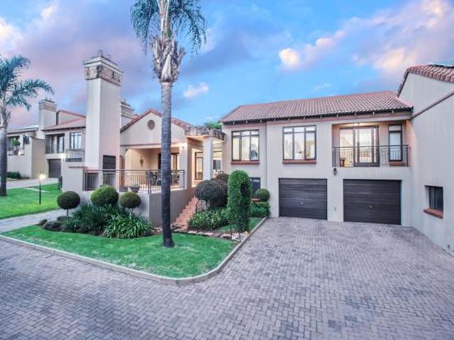 Townhouse for rent in Waterkloof, Gauteng