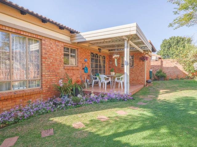 Townhouse for sale in Waterkloof, Gauteng