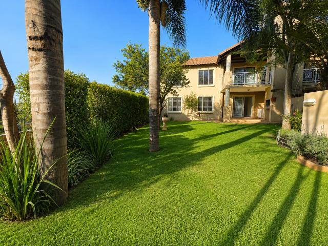 Townhouse for rent in Waterkloof, Gauteng
