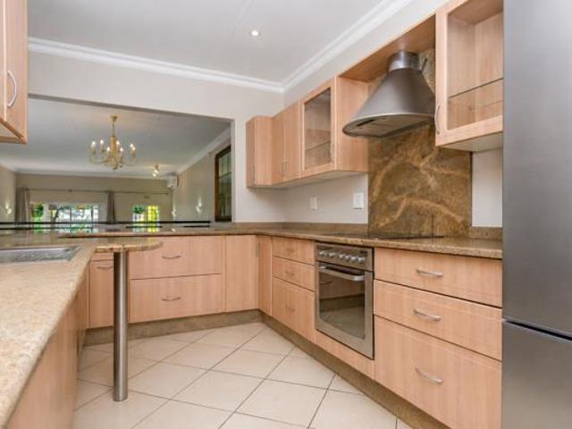 Townhouse for rent in Vosloorus, Gauteng