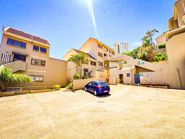 Townhouse for rent in Seaview, Kwazulu-natal