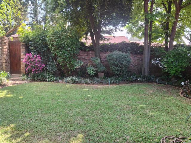 Townhouse for rent in Sandton, City of Johannesburg Metropolitan Municipality