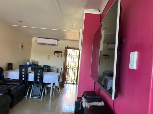 Townhouse for sale in Seaview, Kwazulu-natal