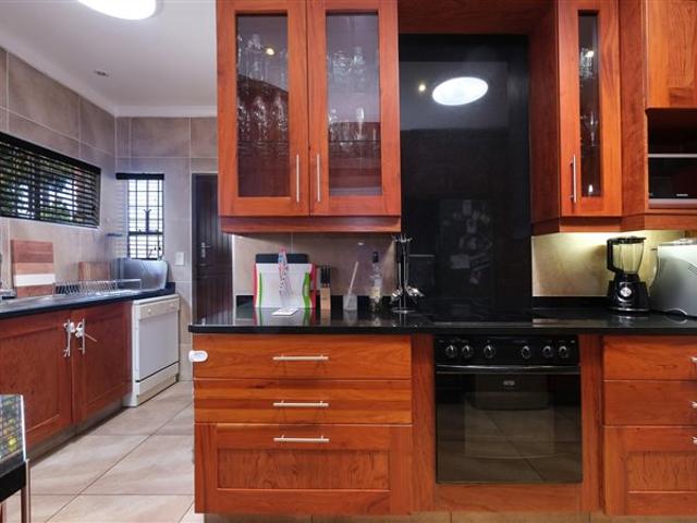 Townhouse for sale in Vosloorus, Gauteng