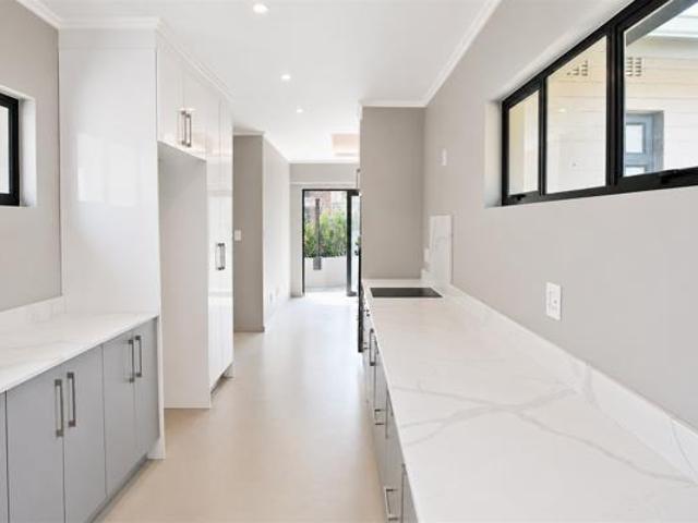 Townhouse for rent in Vosloorus, Gauteng