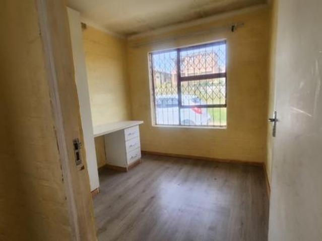 Townhouse for sale in Port Elizabeth, Eastern Cape