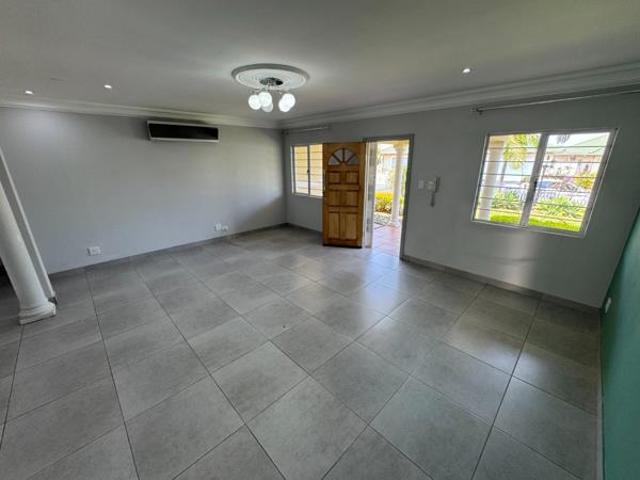Townhouse for rent in Seaview, Kwazulu-natal