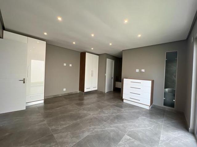 Townhouse for rent in Seaview, Kwazulu-natal