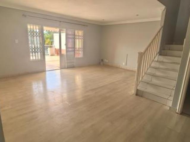 Townhouse for rent in Seaview, Kwazulu-natal