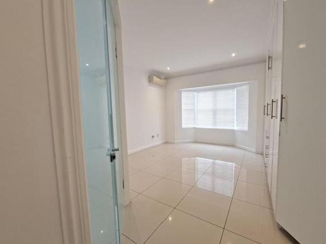 Townhouse for rent in Seaview, Kwazulu-natal