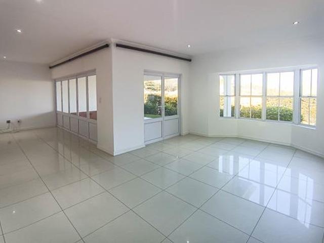 Townhouse for rent in Seaview, Kwazulu-natal