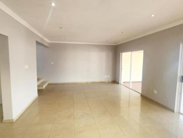 Townhouse for rent in Seaview, Kwazulu-natal