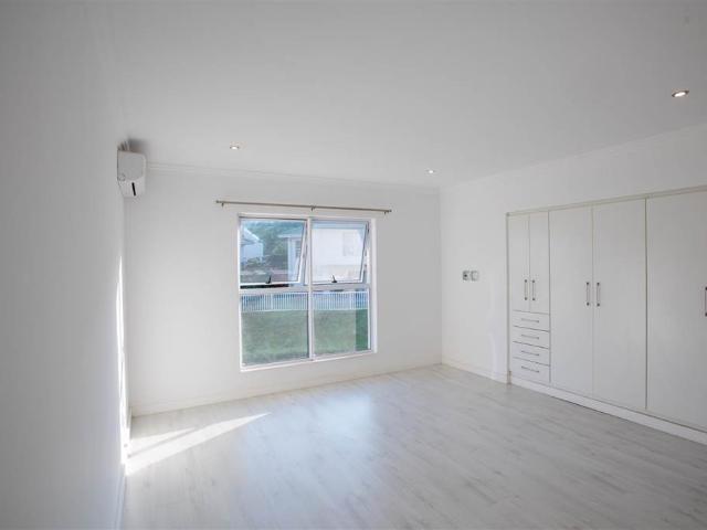 Townhouse for sale in Seaview, Kwazulu-natal