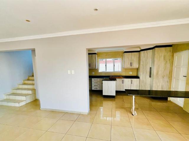 Townhouse for sale in Seaview, Kwazulu-natal