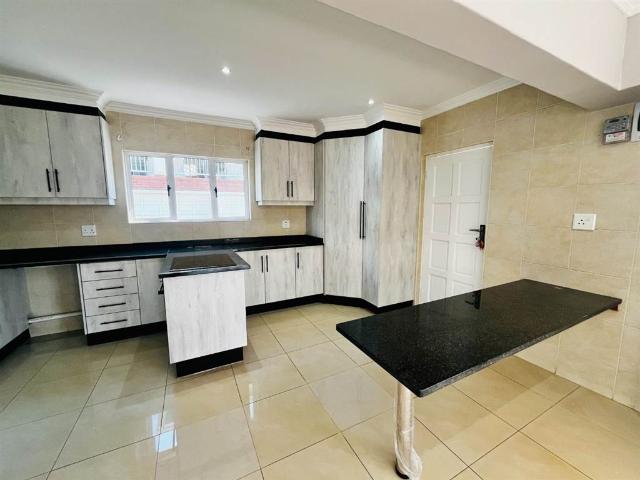 Townhouse for sale in Seaview, Kwazulu-natal