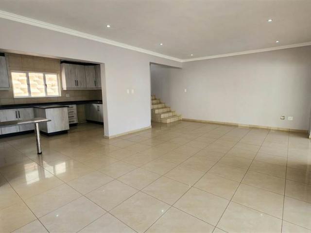 Townhouse for sale in Seaview, Kwazulu-natal