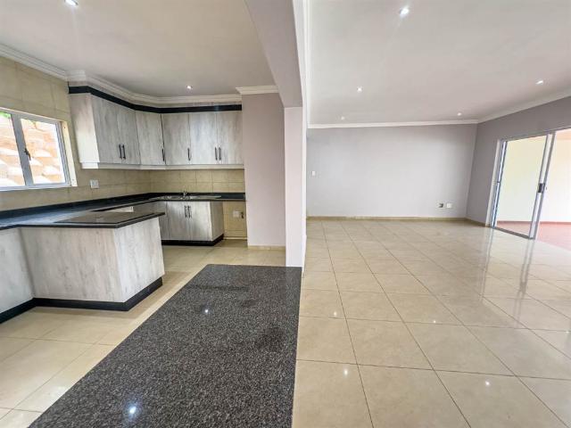 Townhouse for sale in Seaview, Kwazulu-natal