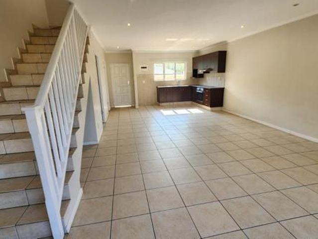 Townhouse for rent in Seaview, Kwazulu-natal