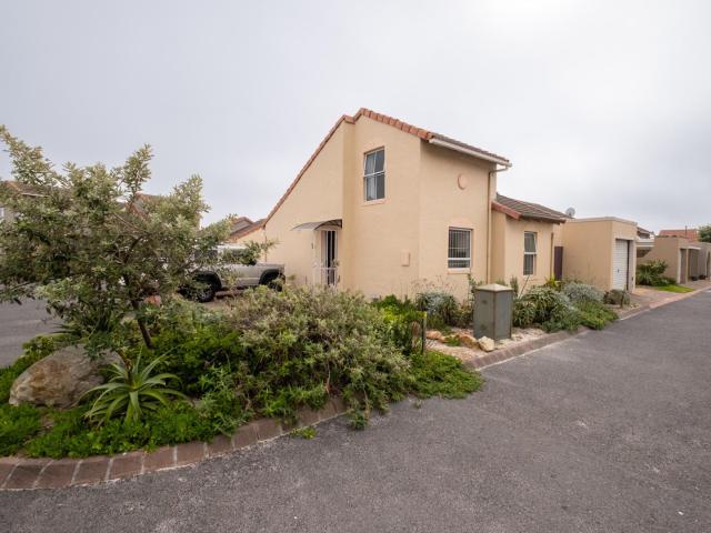 Townhouse for sale in Muizenberg, City of Cape Town