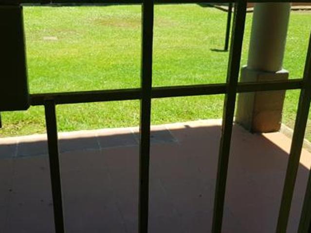 Townhouse for rent in Vosloorus, Gauteng