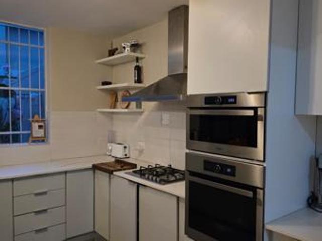 Townhouse for rent in Waterkloof, Gauteng