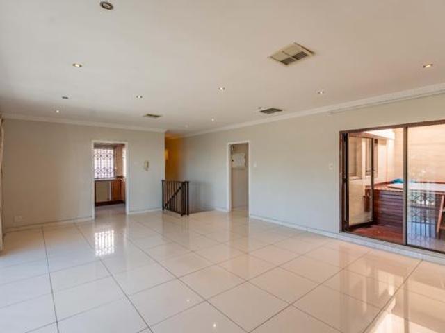 Townhouse for rent in Seaview, Kwazulu-natal