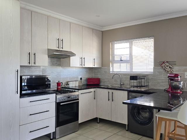 Townhouse for sale in East London, Eastern Cape