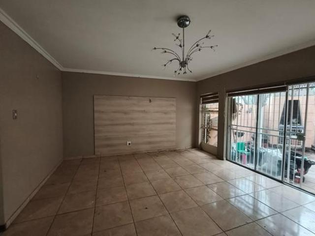 Townhouse for sale in Bloemfontein, Free State