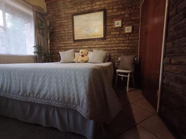 Townhouse for sale in Dr Kenneth Kaunda, North West