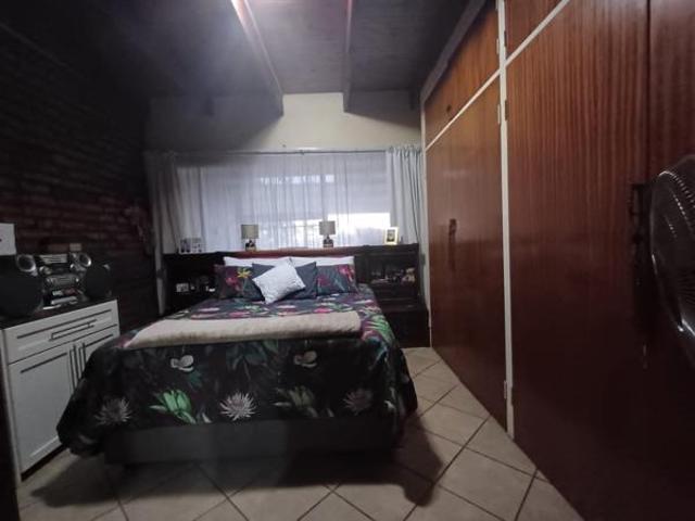 Townhouse for sale in Dr Kenneth Kaunda, North West
