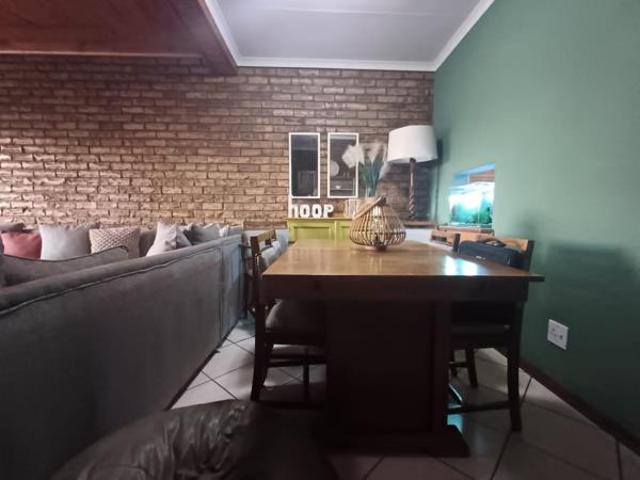 Townhouse for sale in Dr Kenneth Kaunda, North West