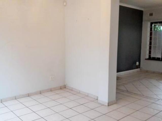 Townhouse for rent in Seaview, Kwazulu-natal
