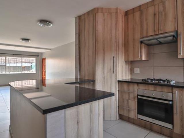 Townhouse for rent in Jansenpark, City of Ekurhuleni Metropolitan Municipality