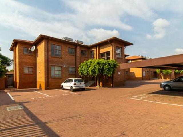 Townhouse for rent in Jansenpark, City of Ekurhuleni Metropolitan Municipality