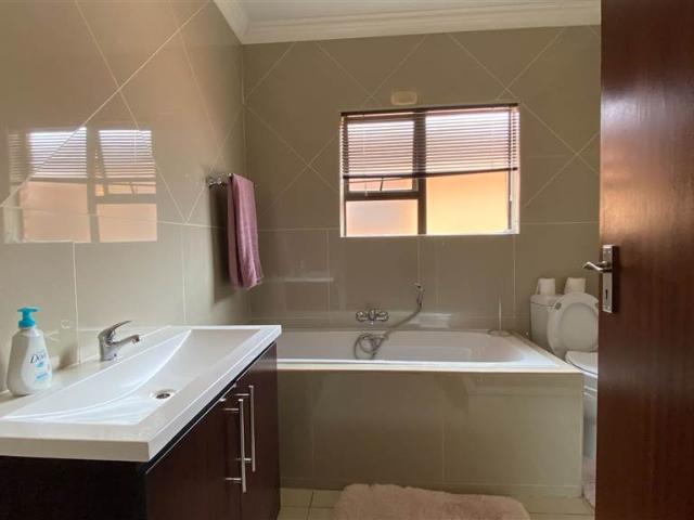 Townhouse for sale in Ekurhuleni, Gauteng