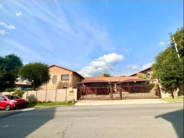 Townhouse for sale in Ekurhuleni, Gauteng
