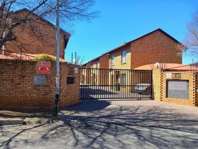 Townhouse for sale in Ekurhuleni, Gauteng