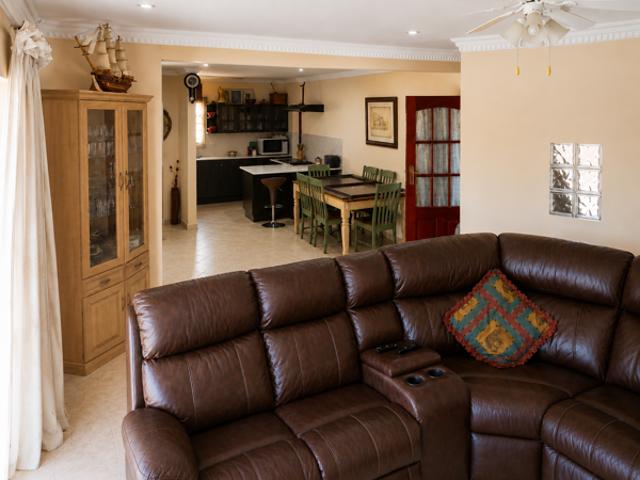 Townhouse for rent in Waterkloof, Gauteng