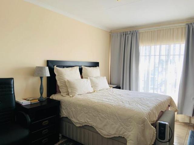 Townhouse for rent in Waterkloof, Gauteng