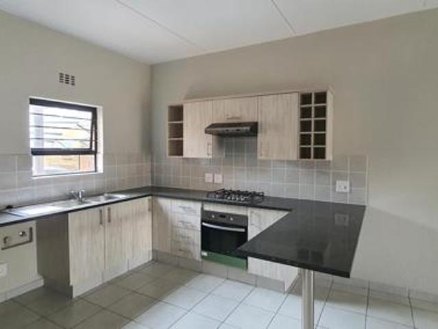 Townhouse for rent in Jansenpark, City of Ekurhuleni Metropolitan Municipality