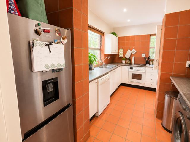 Townhouse for rent in Waterkloof, Gauteng