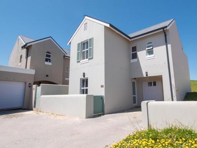 Townhouse for sale in Durbanville, Western Cape