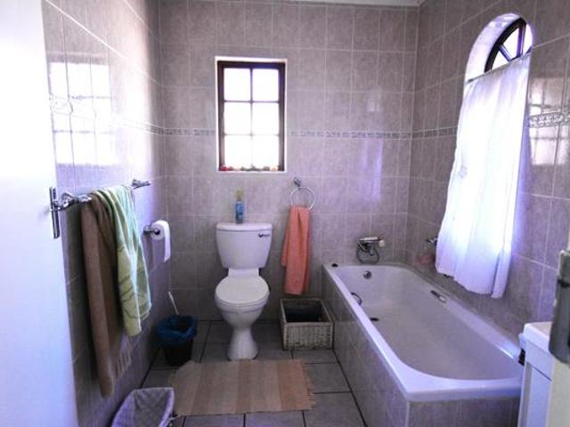 Townhouse for sale in West Rand Garden estates, Westonaria Local Municipality