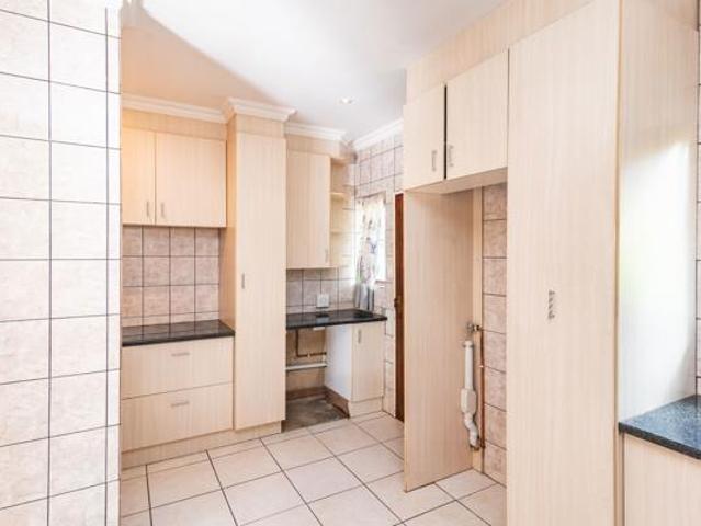 Townhouse for rent in Westonaria, Gauteng