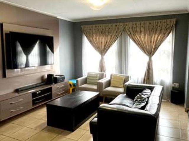 Townhouse for sale in Vosloorus, Gauteng