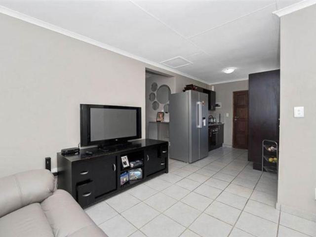 Townhouse for sale in Vosloorus, Gauteng