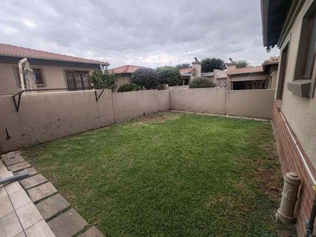 Townhouse for rent in Vosloorus, Gauteng